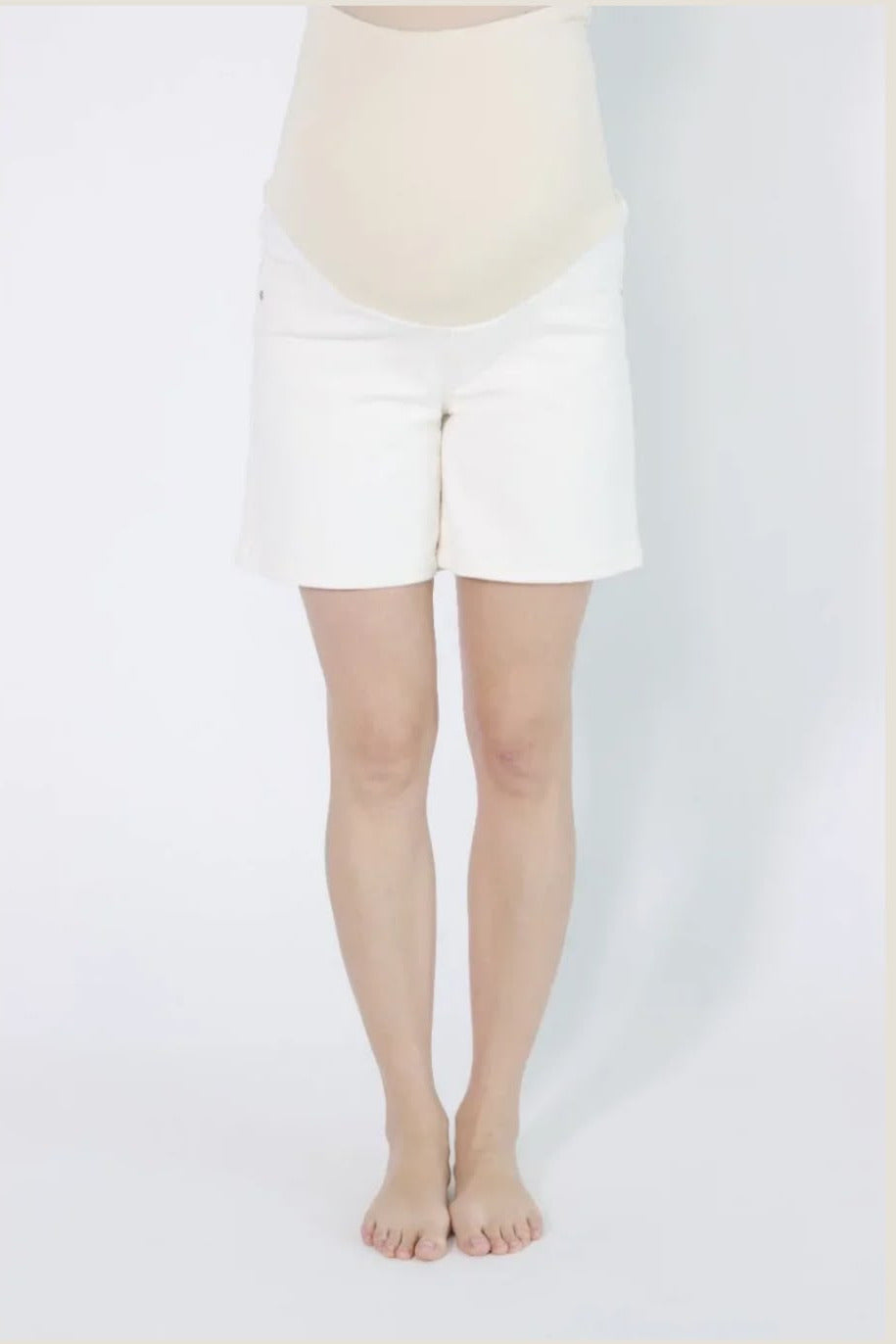 Le Mom Short White