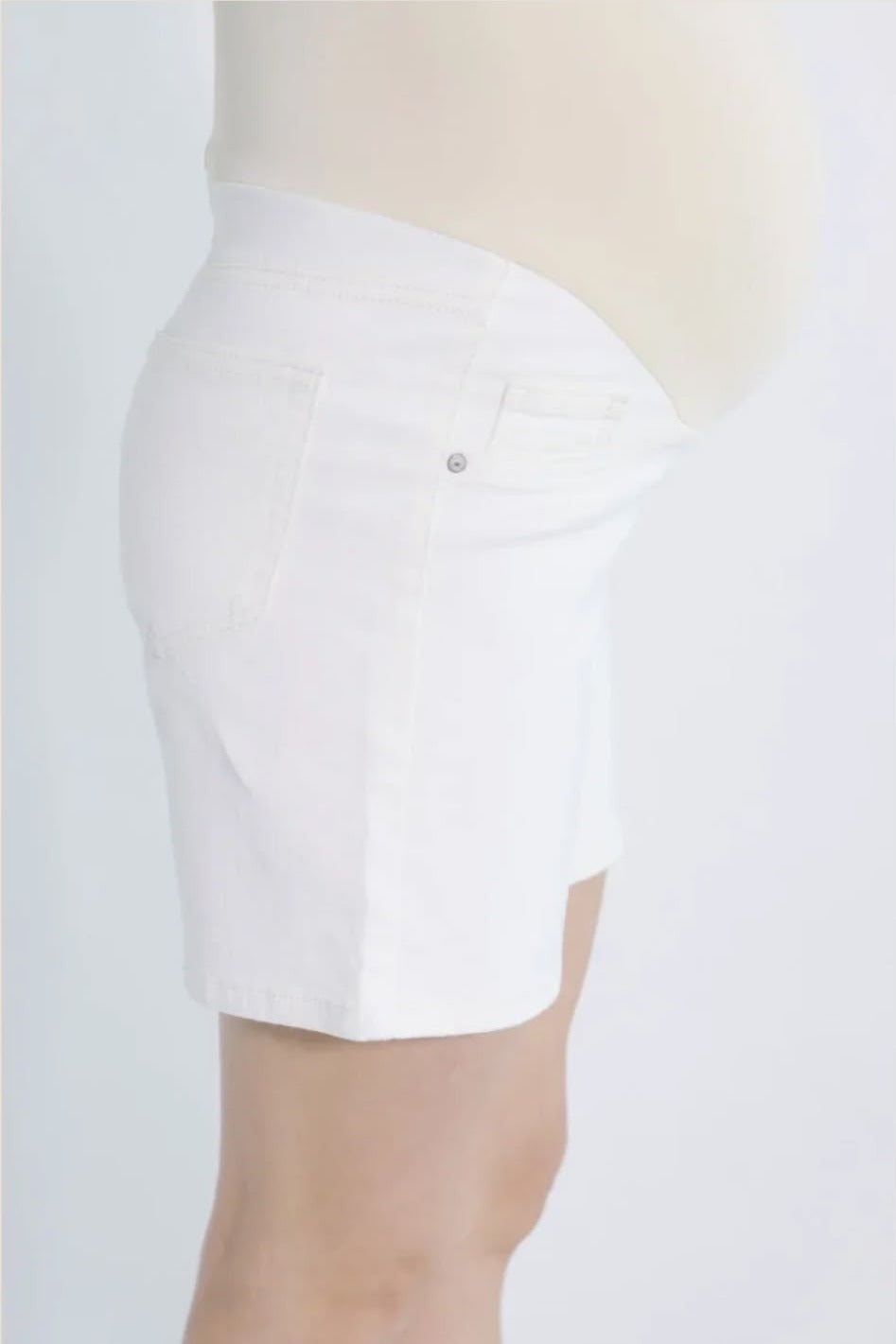 Le Mom Short White